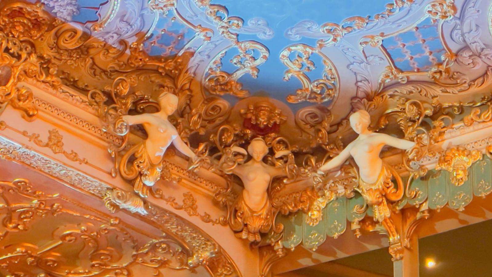 Esplora il Magnifico Teatro La Fenice e il Teatro Malibran a Venezia